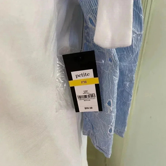 NWT Crown & Ivy cold shoulder blouse sz PM - Picture 6 of 8